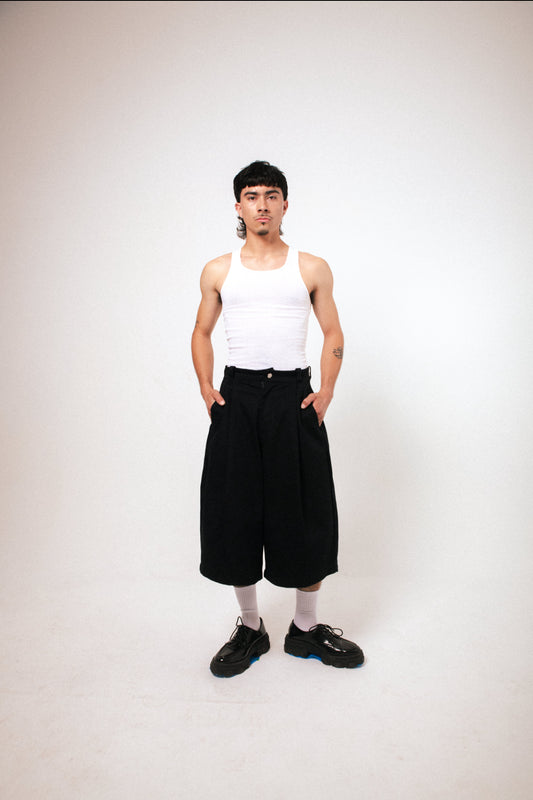 PLEATED OVERSIZED JORTS