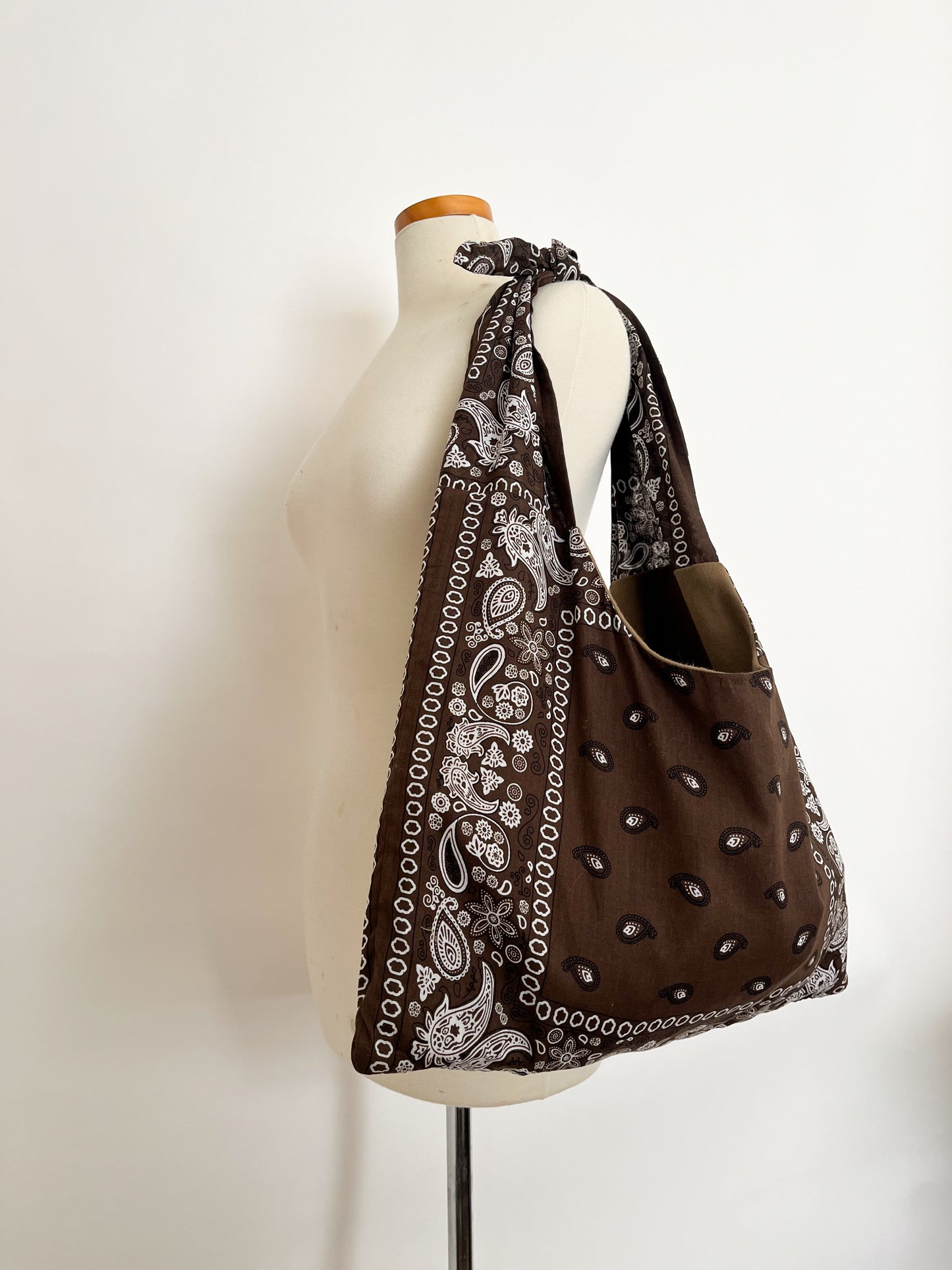 BROWN TOTE BAG
